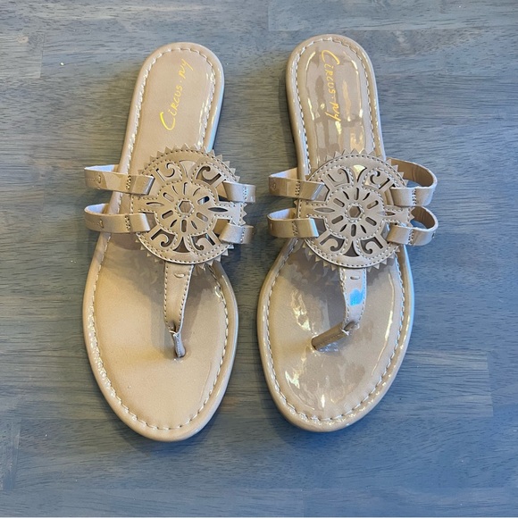 NEW CIRCUS BY SAM EDELMAN Canyon Medallion Flat Sandals size 10 - Picture 3 of 6